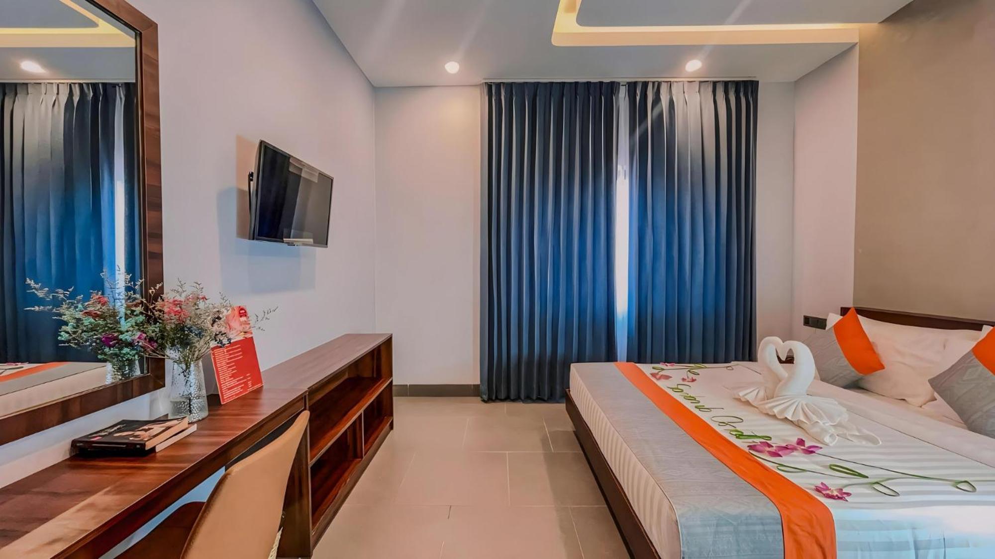 The Luxury Hotel Siem Reap Exterior foto