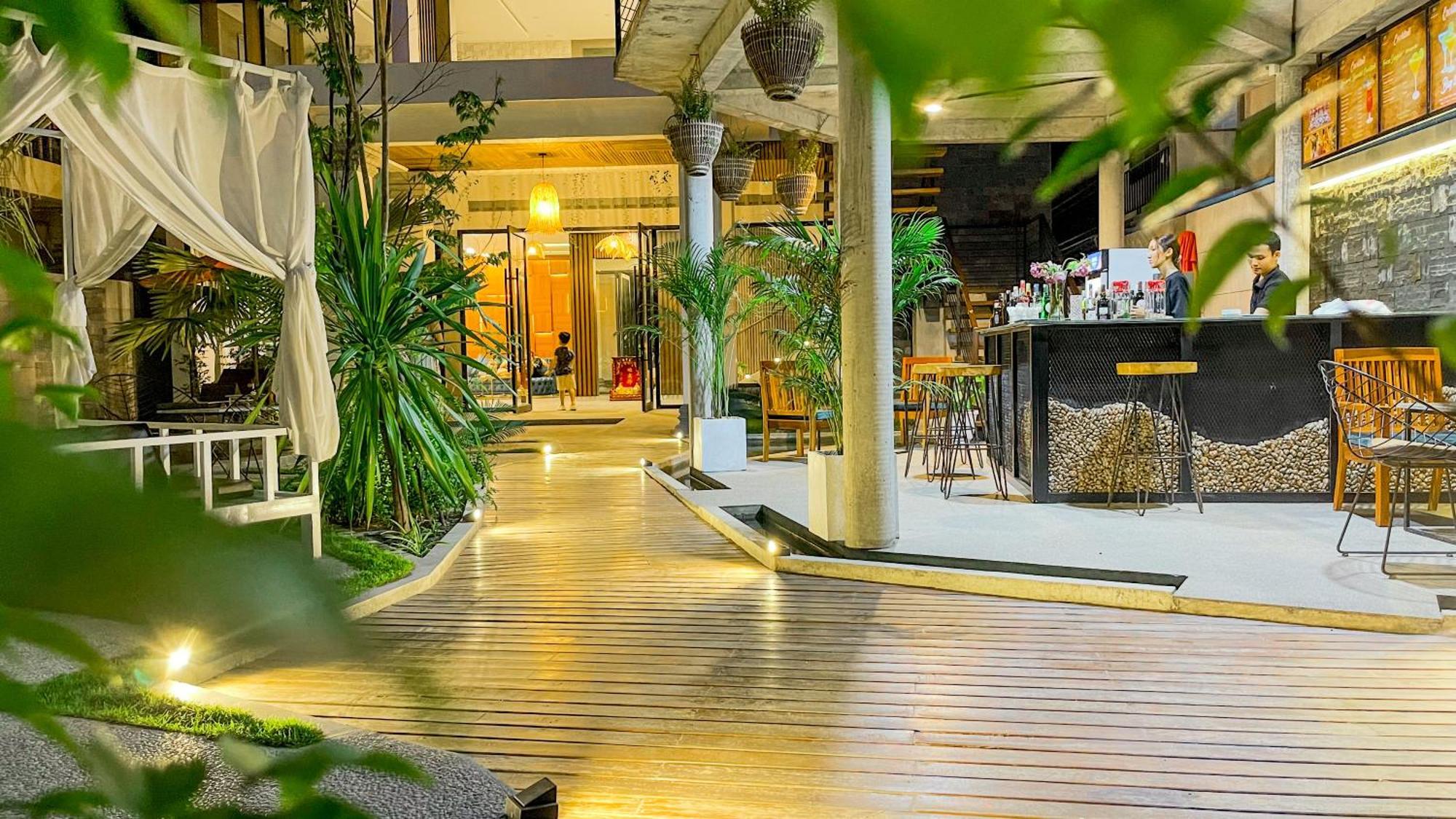The Luxury Hotel Siem Reap Exterior foto